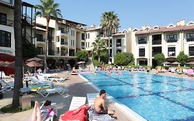 Club Turquoise Apart